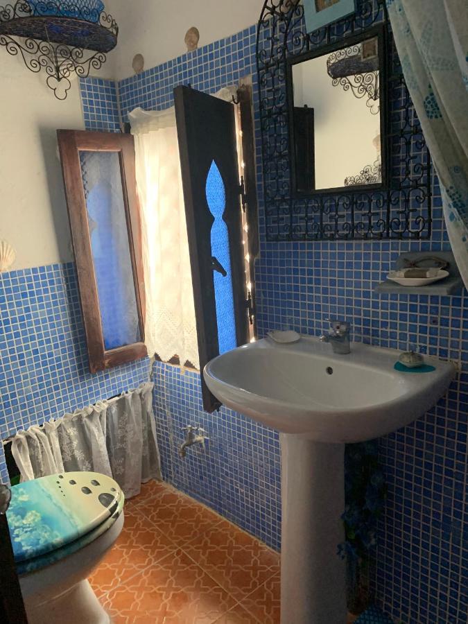 HATHOR ,Casa marroquí con dos terrazas en la Medina antigua , ideal parejas!! Arzila Exterior foto